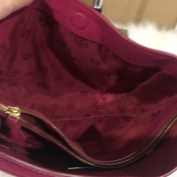 Tory Burch Leather Shoulder Bag - Picture 12 of 16